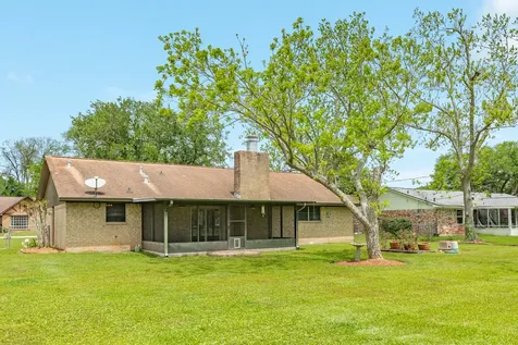 131 Singleton Street Jones Creek TX 77541