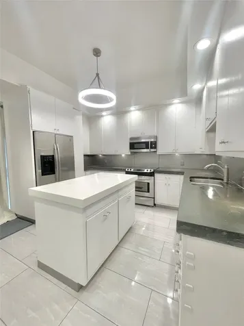 6000 Sugar Hill Drive 2 Houston TX 77057