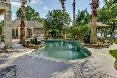 58 Lake Road Lake Jackson TX 77566