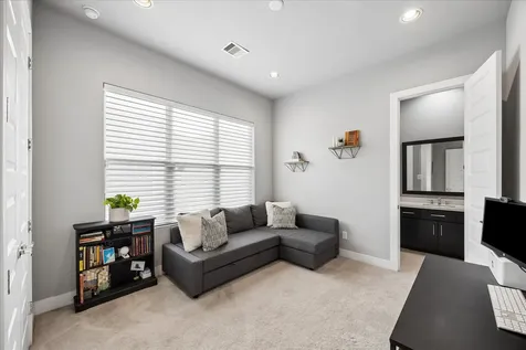 2410 Couch Street Houston TX 77008