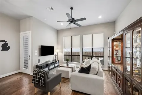 2410 Couch Street Houston TX 77008