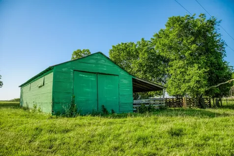 5005 Fuchs Road Burton TX 77835