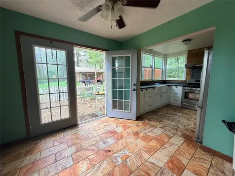345 Private Road 8512 Warren TX 77624