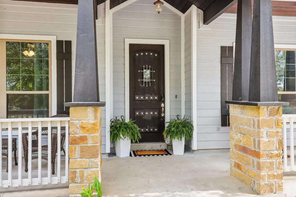 114 County Road 6863 Natalia TX 78059