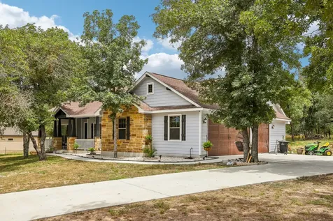 114 County Road 6863 Natalia TX 78059
