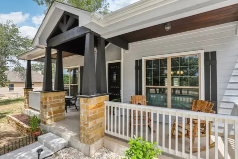 114 County Road 6863 Natalia TX 78059