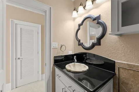 2318 Bellefontaine Houston TX 77030
