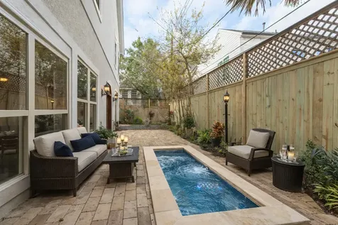 2318 Bellefontaine Houston TX 77030