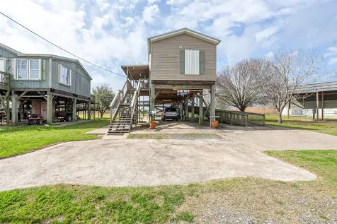 5117 S 15th Avenue Sabine Pass TX 77655