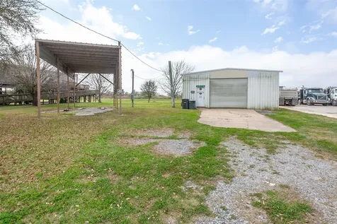 5117 S 15th Avenue Sabine Pass TX 77655
