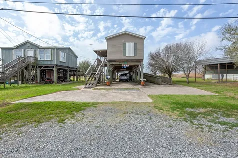 5117 S 15th Avenue Sabine Pass TX 77655