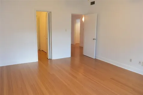 2425 Underwood Street 350 Houston TX 77030