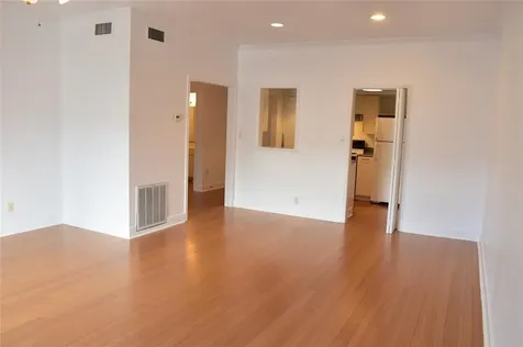 2425 Underwood Street 350 Houston TX 77030