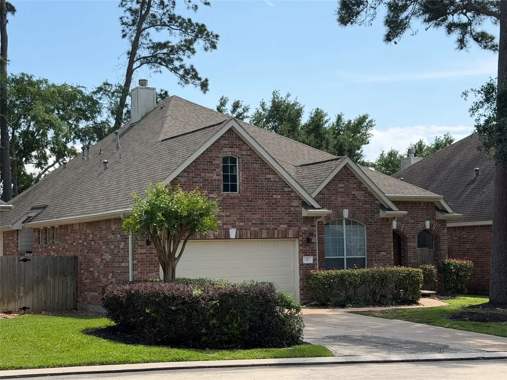 27 Yacht Harbor Montgomery TX 77356