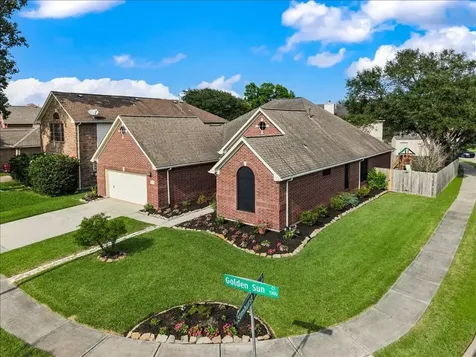 1306 Golden Sun Court Pasadena TX 77586