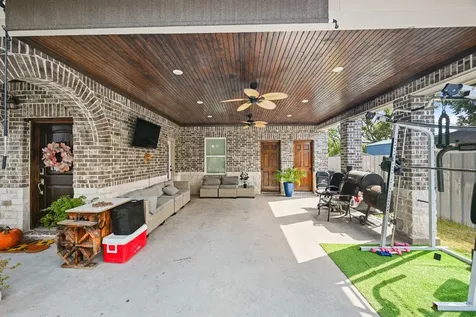 6518 Letcher Street Houston TX 77028