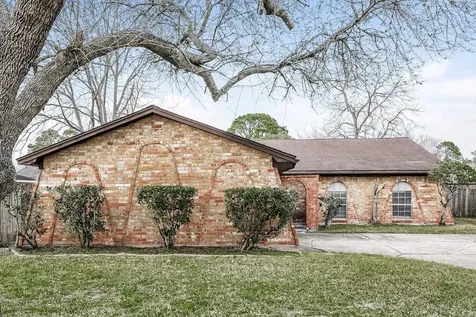 2306 Cambridge Court N League City TX 77573