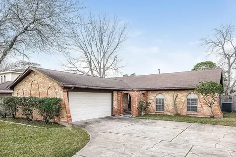 2306 Cambridge Court N League City TX 77573