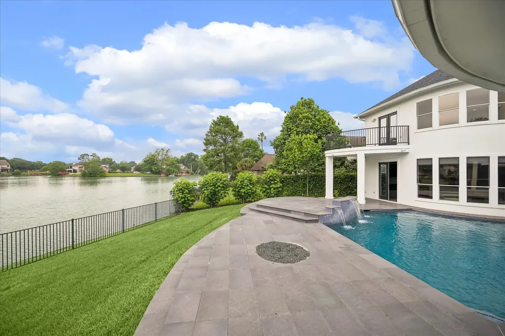 2734 Peninsulas Drive Missouri City TX 77459