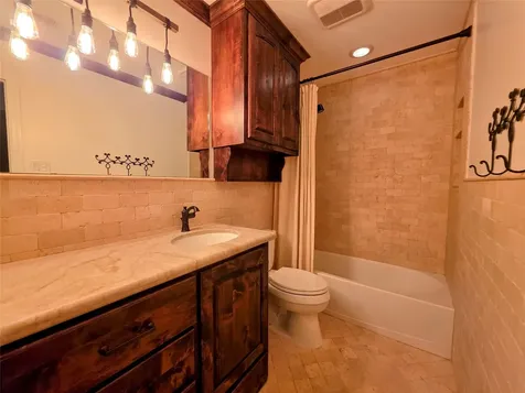94 E Evangeline Oaks Circle The Woodlands TX 77384