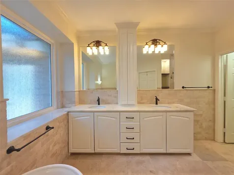 94 E Evangeline Oaks Circle The Woodlands TX 77384