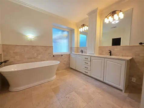 94 E Evangeline Oaks Circle The Woodlands TX 77384
