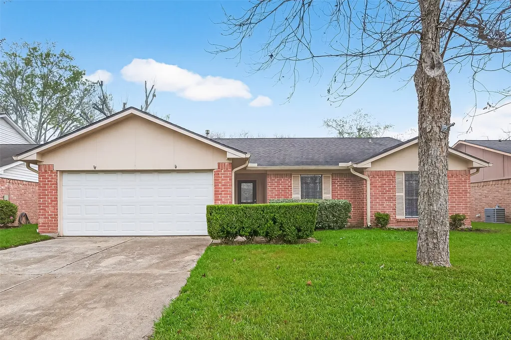 1914 Landmark Drive Richmond TX 77406