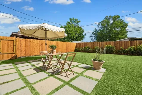 419 Yale Oaks Lane Houston TX 77091
