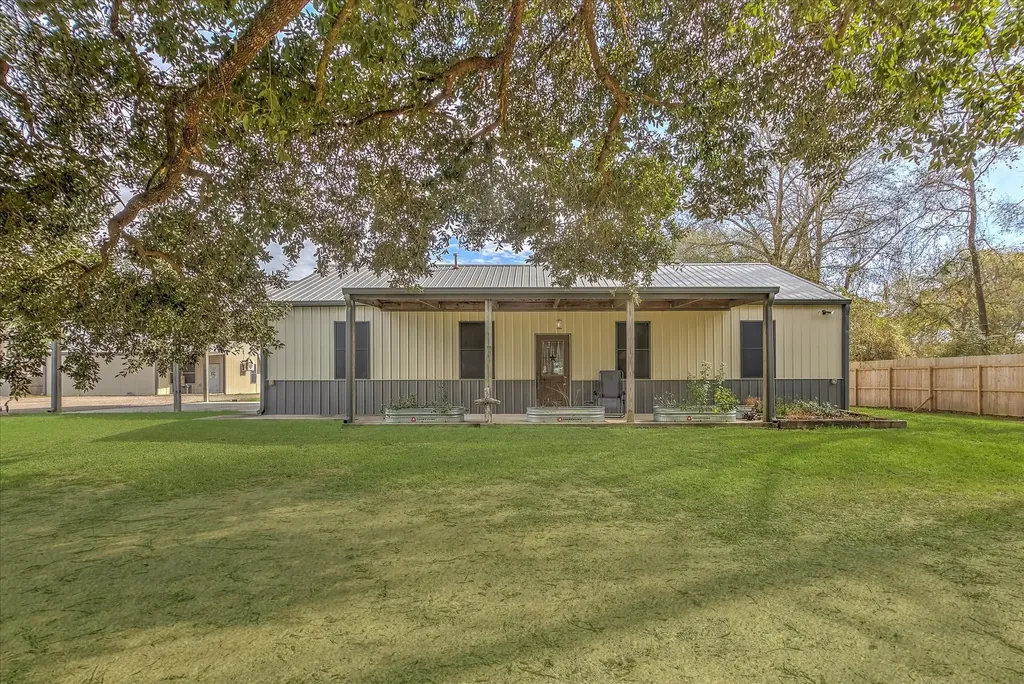 22546 Highway 321 Cleveland TX 77327
