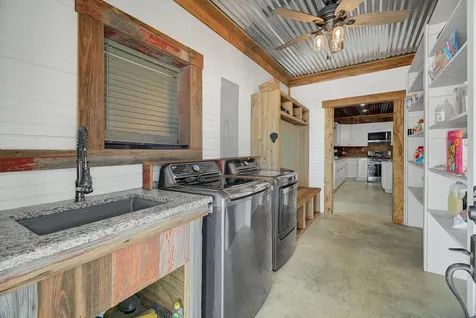 22546 Highway 321 Cleveland TX 77327