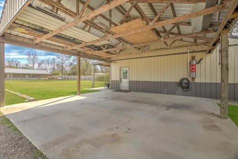 22546 Highway 321 Cleveland TX 77327