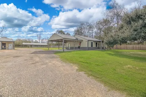 22546 Highway 321 Cleveland TX 77327