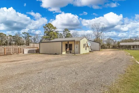 22546 Highway 321 Cleveland TX 77327