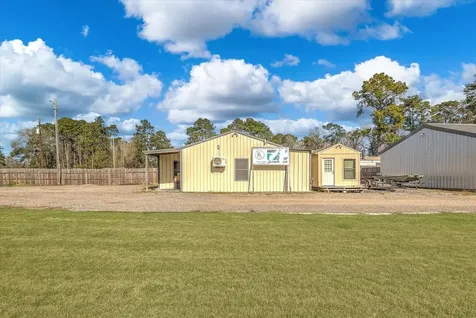 22546 Highway 321 Cleveland TX 77327