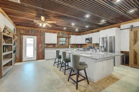 22546 Highway 321 Cleveland TX 77327