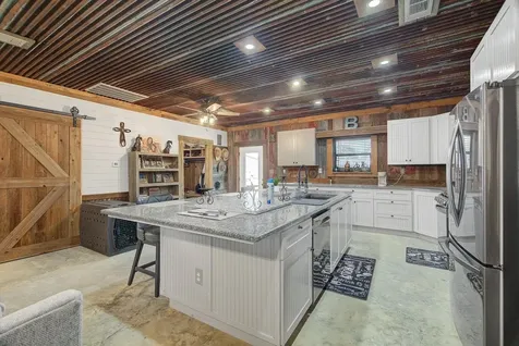 22546 Highway 321 Cleveland TX 77327