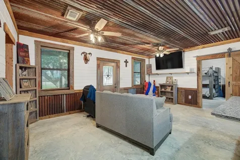 22546 Highway 321 Cleveland TX 77327