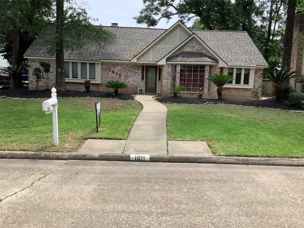 1011 Misty Lea Lane Houston TX 77090