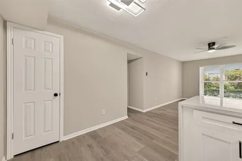 1860 White Oak Drive 311 Houston TX 77009