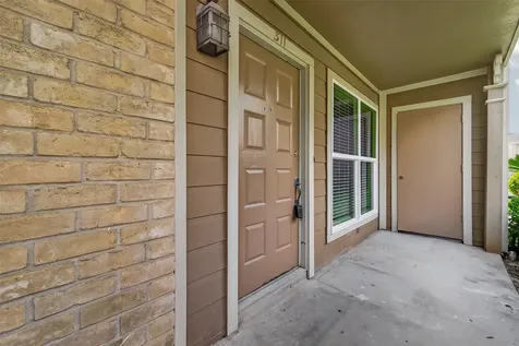 1860 White Oak Drive 311 Houston TX 77009