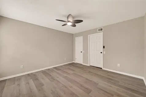 1860 White Oak Drive 311 Houston TX 77009
