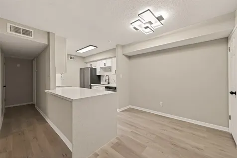 1860 White Oak Drive 311 Houston TX 77009