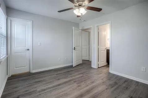 1419 Avenue N 2 Huntsville TX 77340