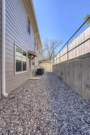 1419 Avenue N 2 Huntsville TX 77340