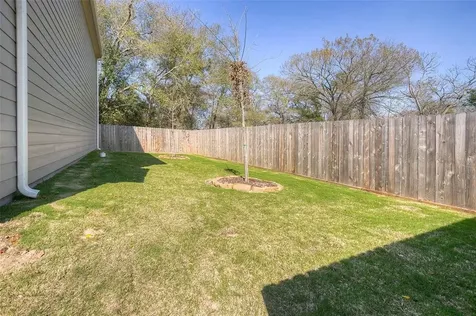 1419 Avenue N 2 Huntsville TX 77340