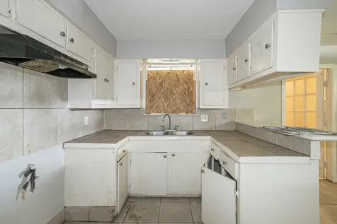 11151 Spottswood Drive Houston TX 77016