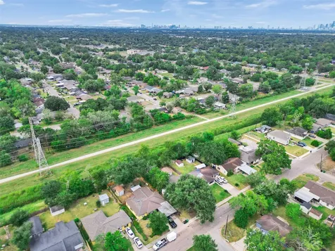 7914 Belbay Street Houston TX 77033