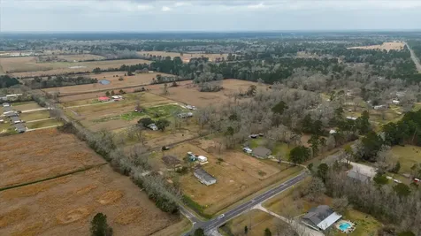 577 County Road 2251 Cleveland TX 77327