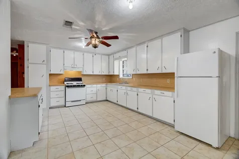 577 County Road 2251 Cleveland TX 77327