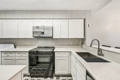 7700 Seawall Boulevard 702 Galveston TX 77551